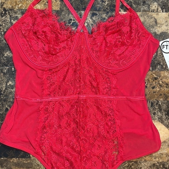 Fashion to Figure FTF red lace bodysuit 1 - Picture 5 of 7